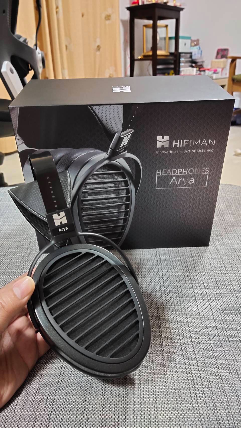 Arya unboxing