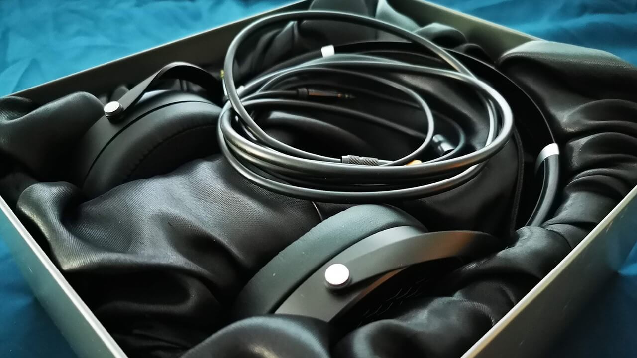 HiFiMan Sundara in the box